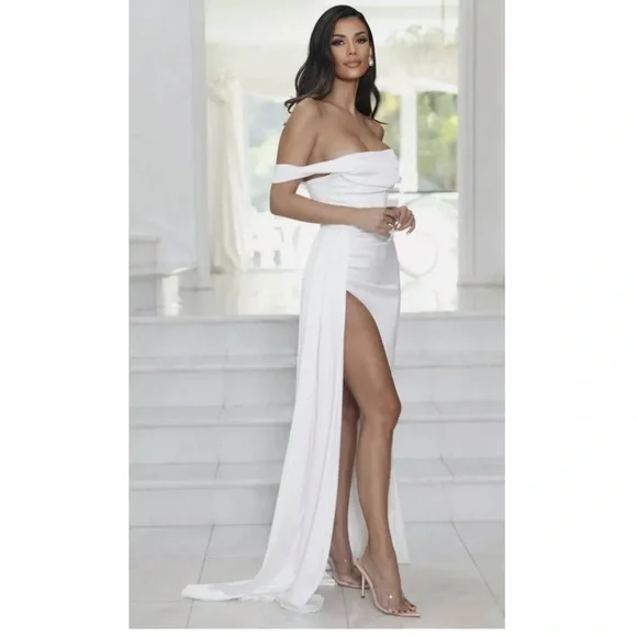 Amelie gown in White - Picture 2 of 6